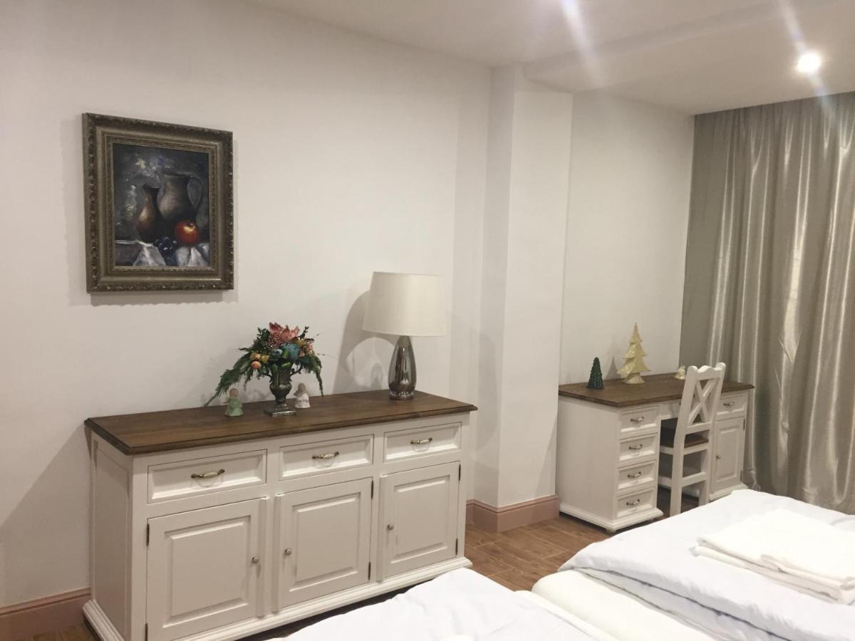 Hotel Galeria Pezinska Baba เปซิโนค ภายนอก รูปภาพ