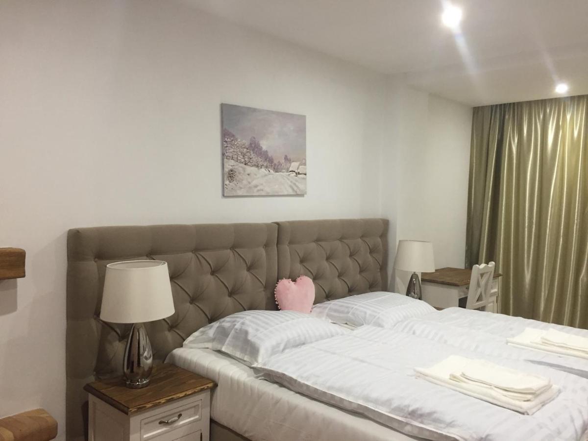 Hotel Galeria Pezinska Baba เปซิโนค ภายนอก รูปภาพ